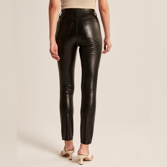 Abercrombie Vegan Leather Skinny Pant - Black (26 Short) - Picture 9 of 11
